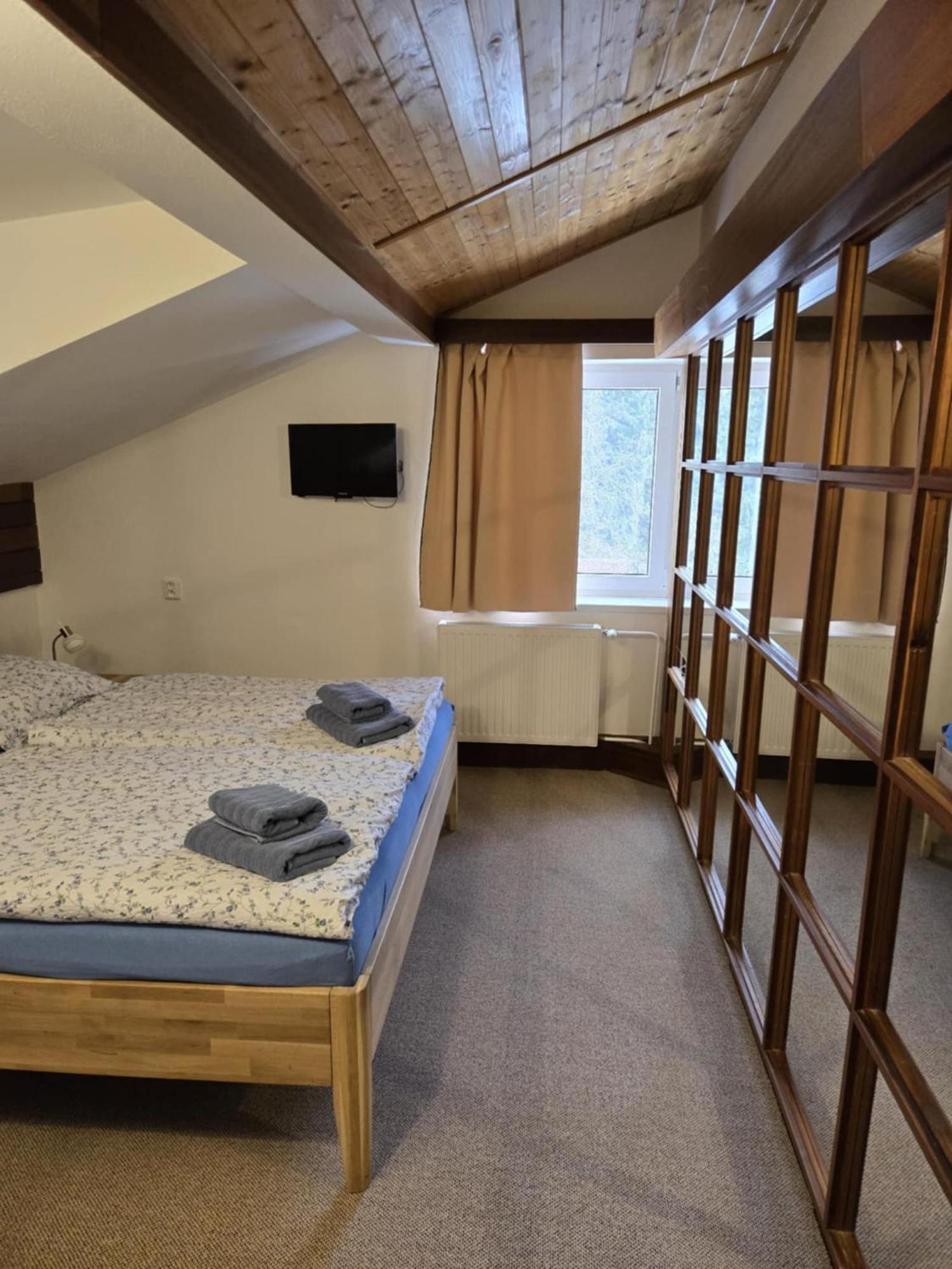 Hotel A Penzion Pegas Vlachovice Kültér fotó