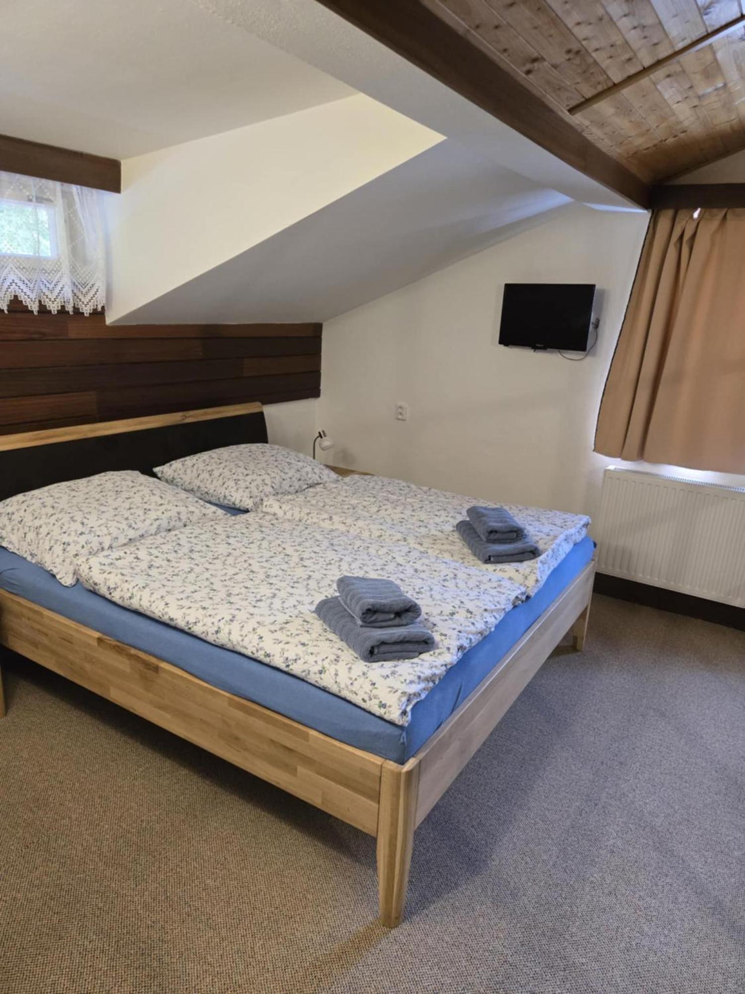 Hotel A Penzion Pegas Vlachovice Kültér fotó
